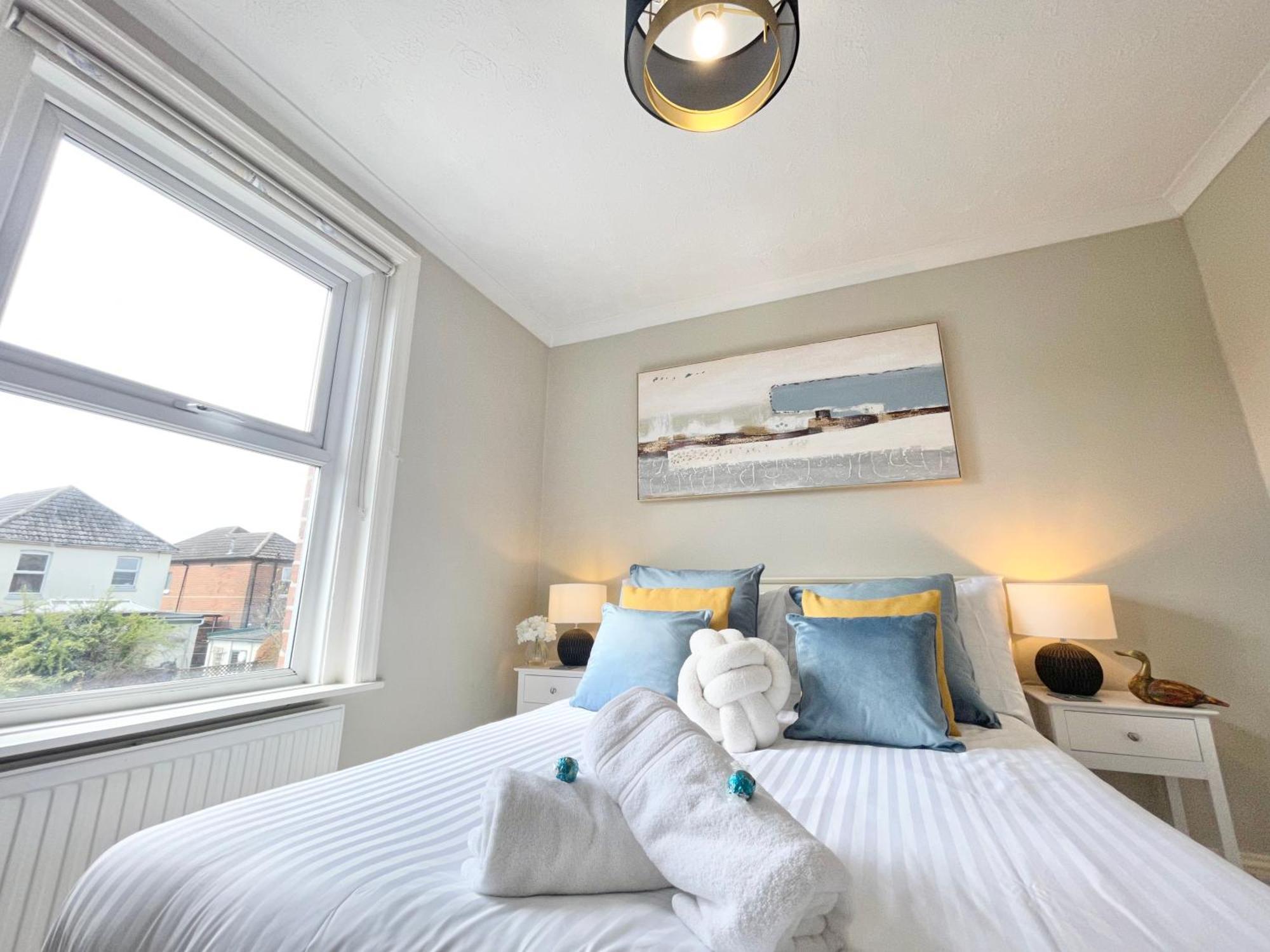 The Capstone Retreat - Beautiful Detached Family Home By Coastline Retreats, Arcade Machine, Parking, Bbq Bournemouth Kültér fotó