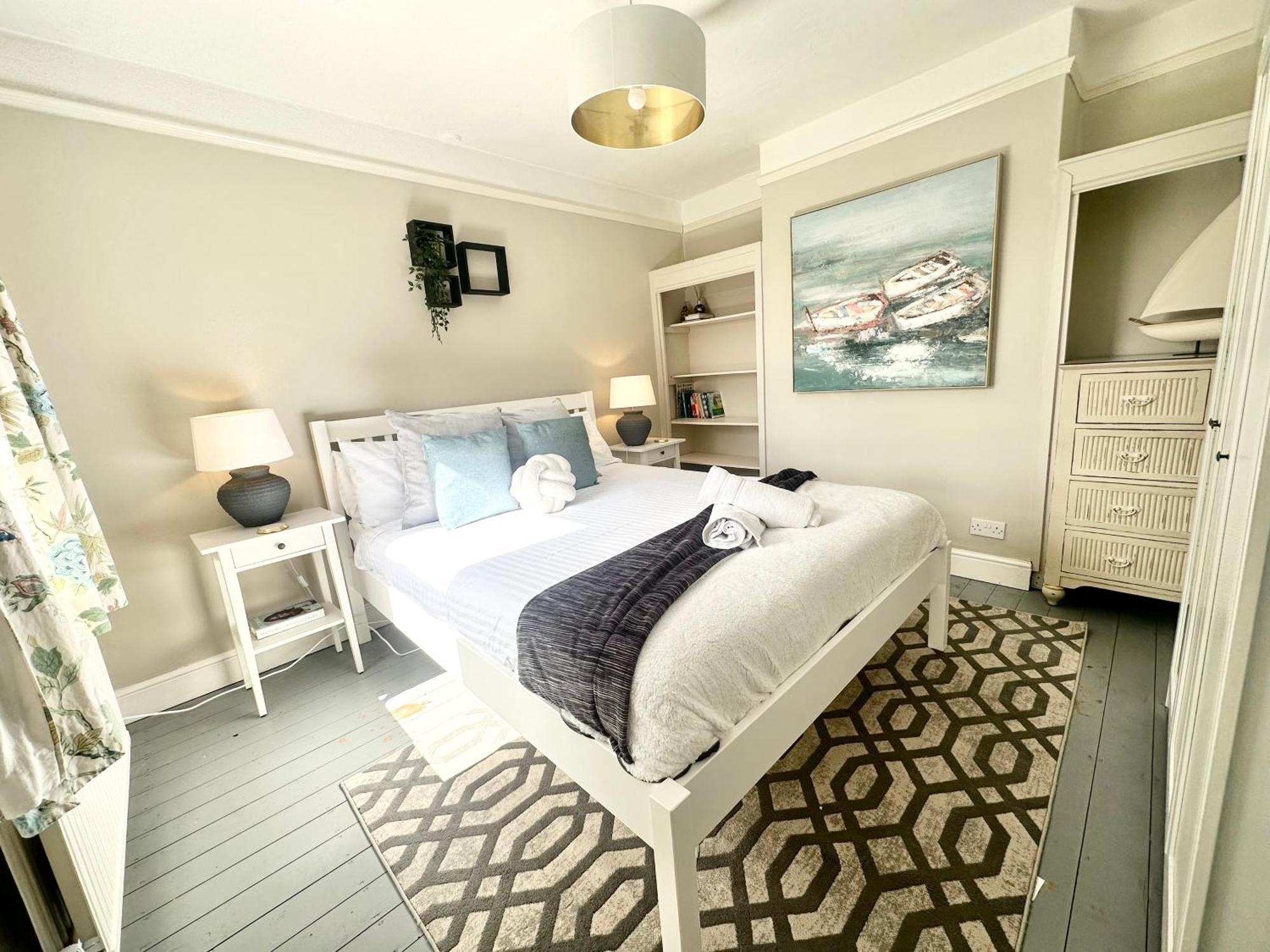 The Capstone Retreat - Beautiful Detached Family Home By Coastline Retreats, Arcade Machine, Parking, Bbq Bournemouth Kültér fotó
